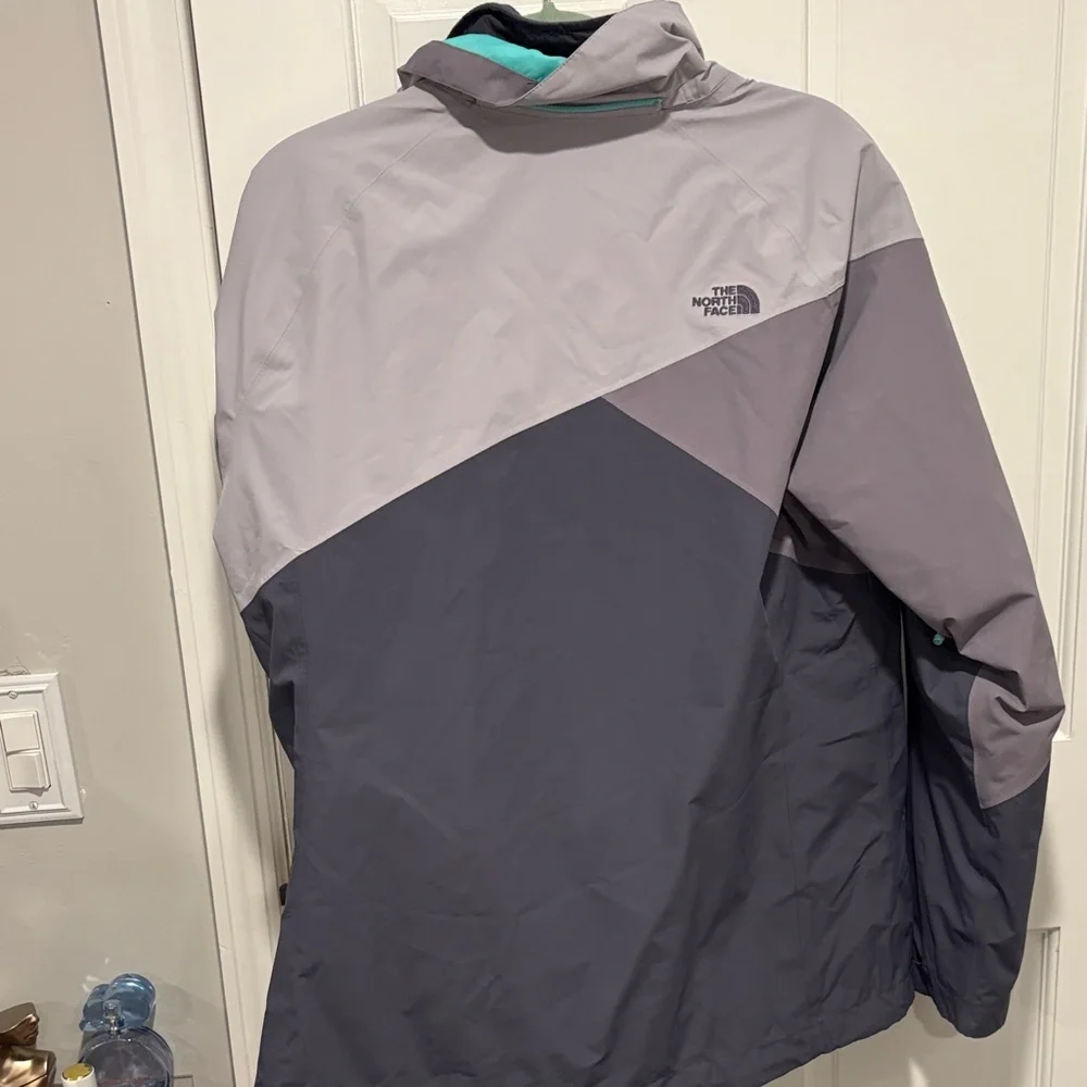 The North Face Gray and Teal Outdoor Jacket - Picture 2 of 4